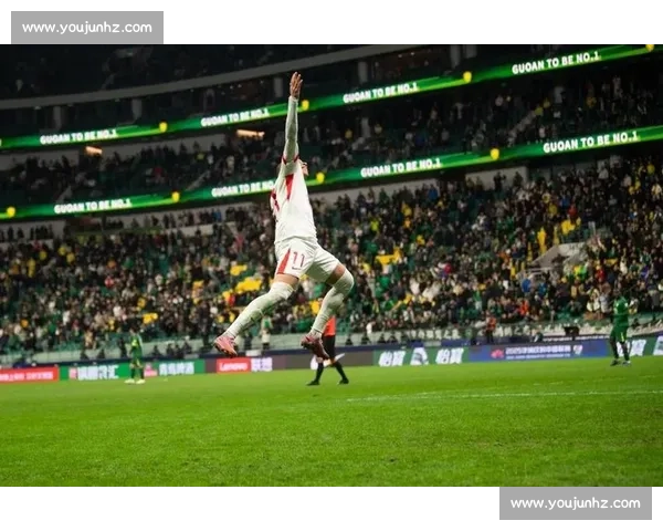 4-2！青岛海牛工体大逆转：萨里奇戴帽破 5 魔咒，客场首胜国安